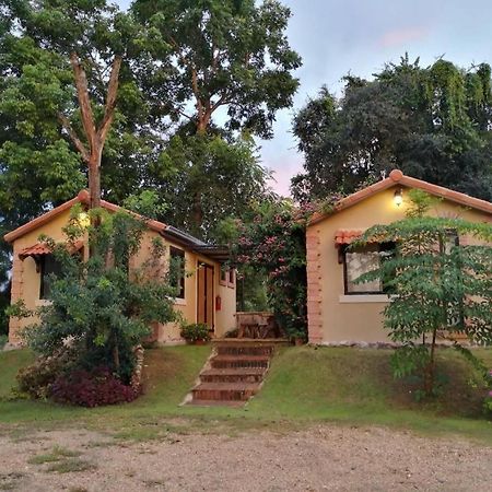 Villa Tuscany Country Resort Suan Phueng Bagian luar foto