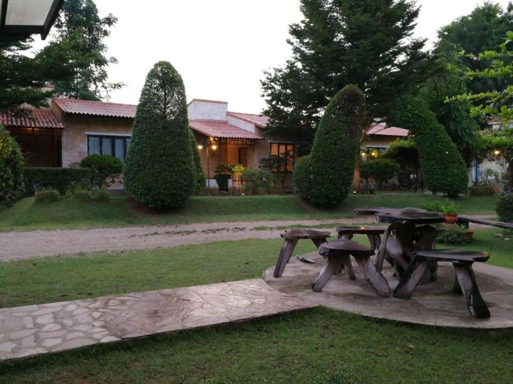 Villa Tuscany Country Resort Suan Phueng Bagian luar foto