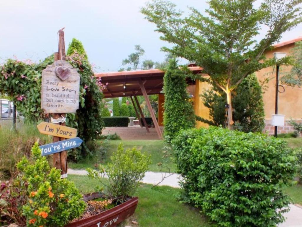 Villa Tuscany Country Resort Suan Phueng Bagian luar foto