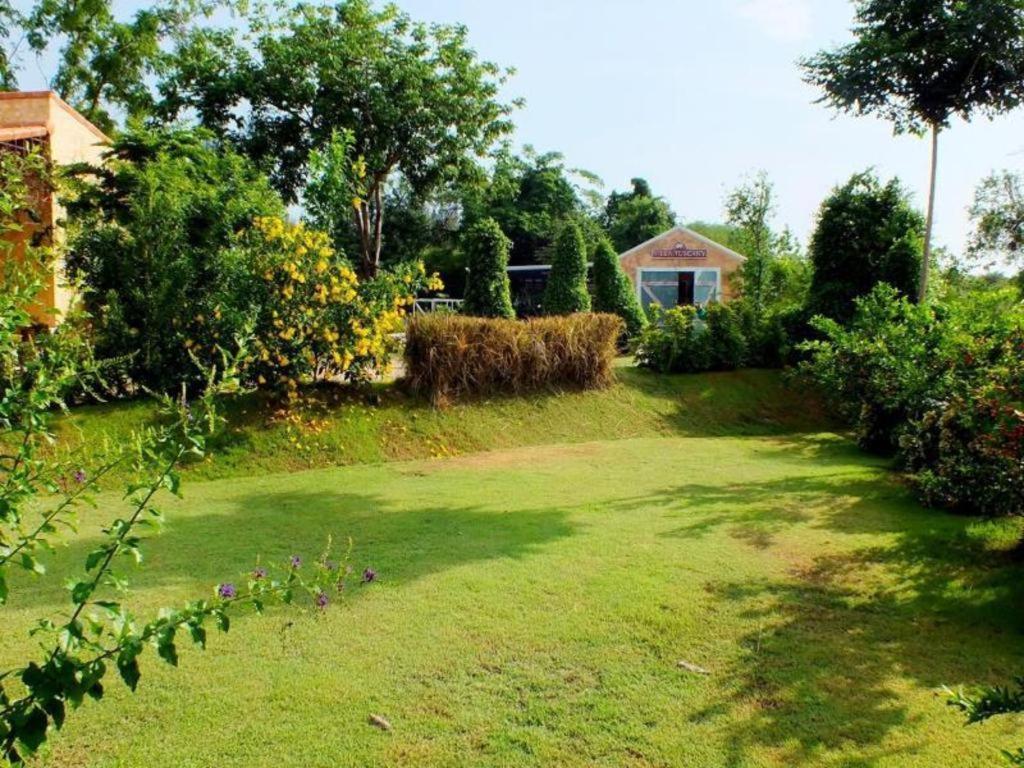 Villa Tuscany Country Resort Suan Phueng Bagian luar foto