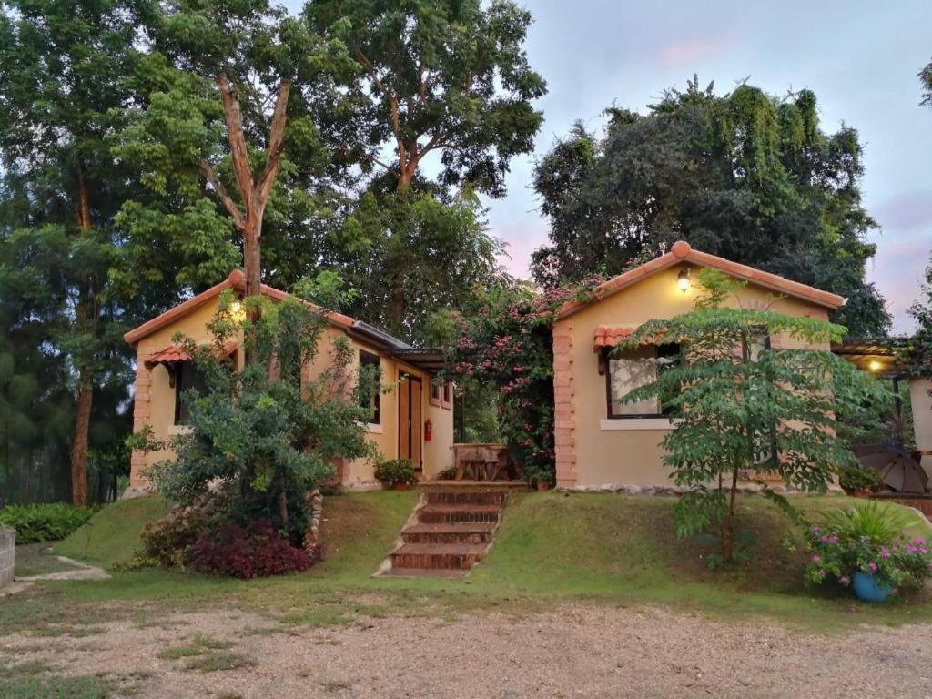 Villa Tuscany Country Resort Suan Phueng Bagian luar foto