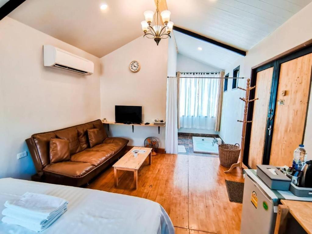 Villa Tuscany Country Resort Suan Phueng Bagian luar foto