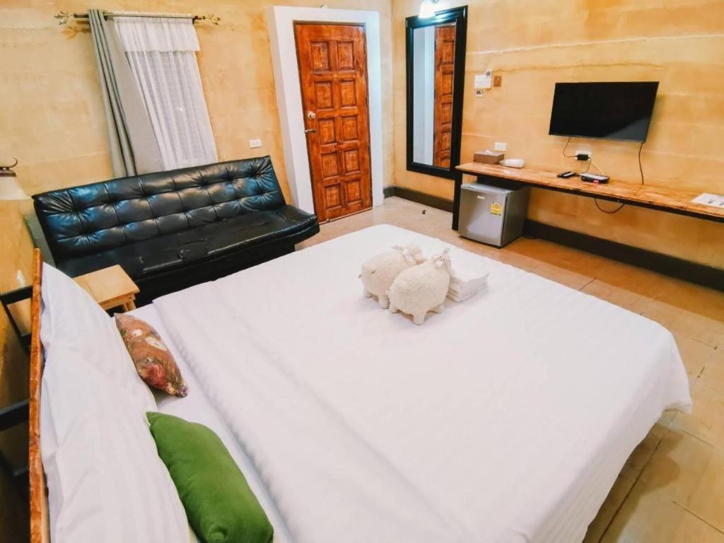 Villa Tuscany Country Resort Suan Phueng Bagian luar foto