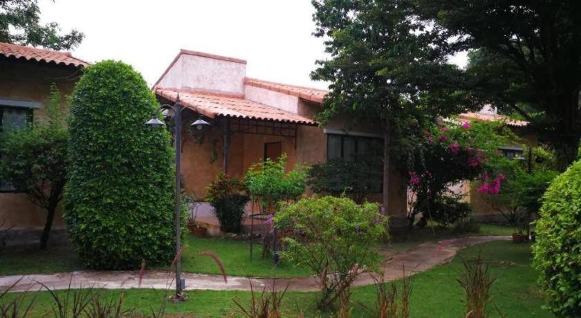 Villa Tuscany Country Resort Suan Phueng Bagian luar foto