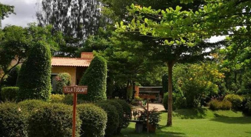Villa Tuscany Country Resort Suan Phueng Bagian luar foto
