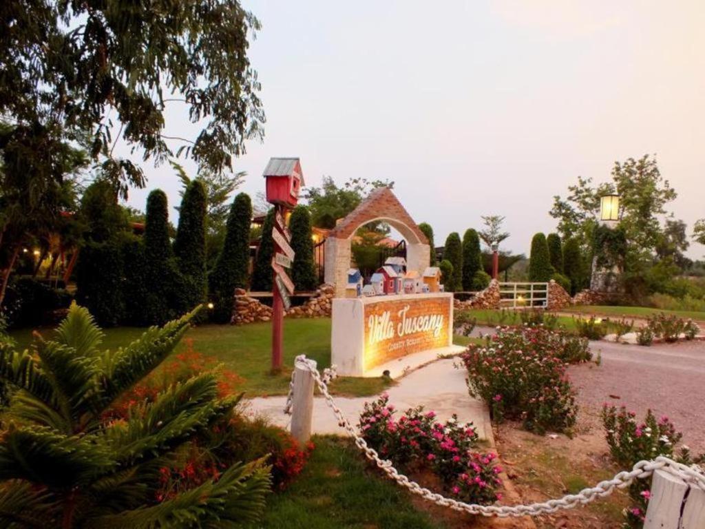 Villa Tuscany Country Resort Suan Phueng Bagian luar foto