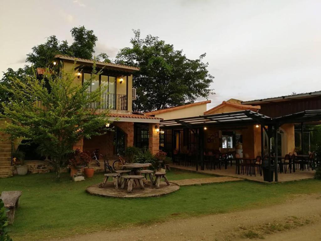 Villa Tuscany Country Resort Suan Phueng Bagian luar foto
